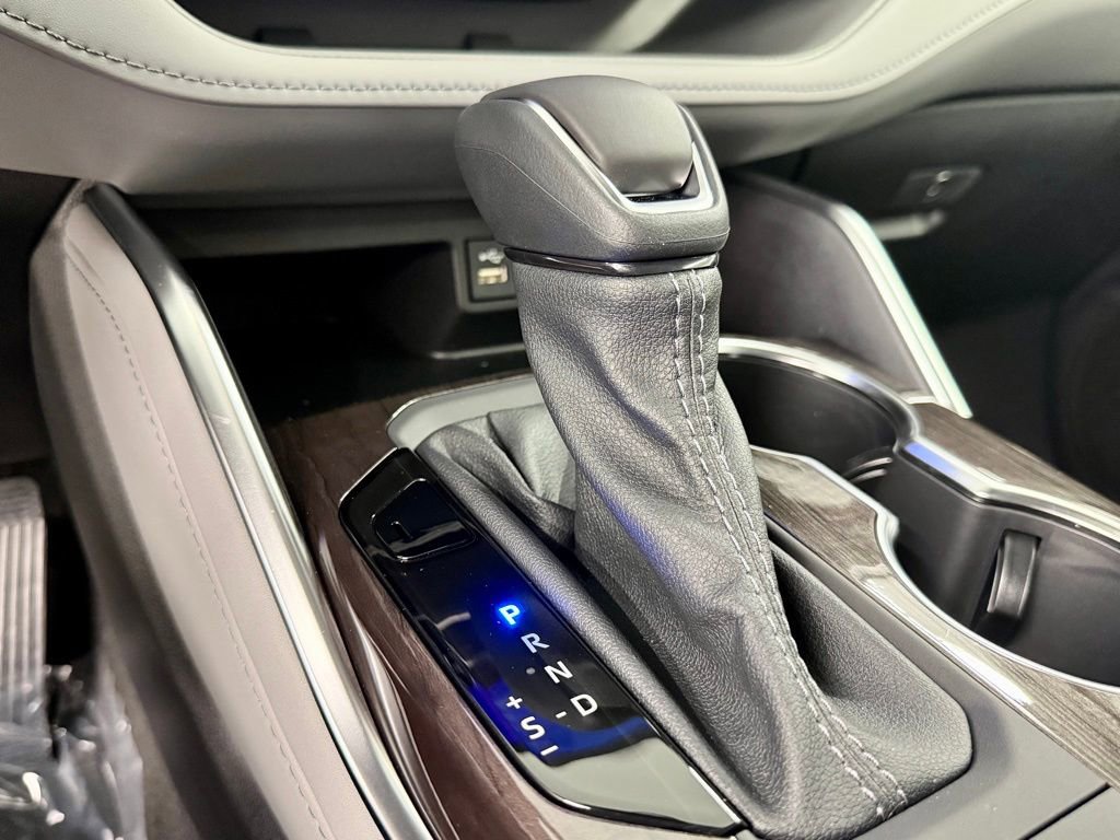 Used 2026 Toyota Highlander Limited image 31