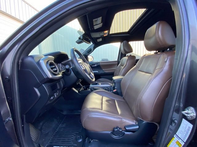 Used 2018 Toyota Tacoma Limited image 10