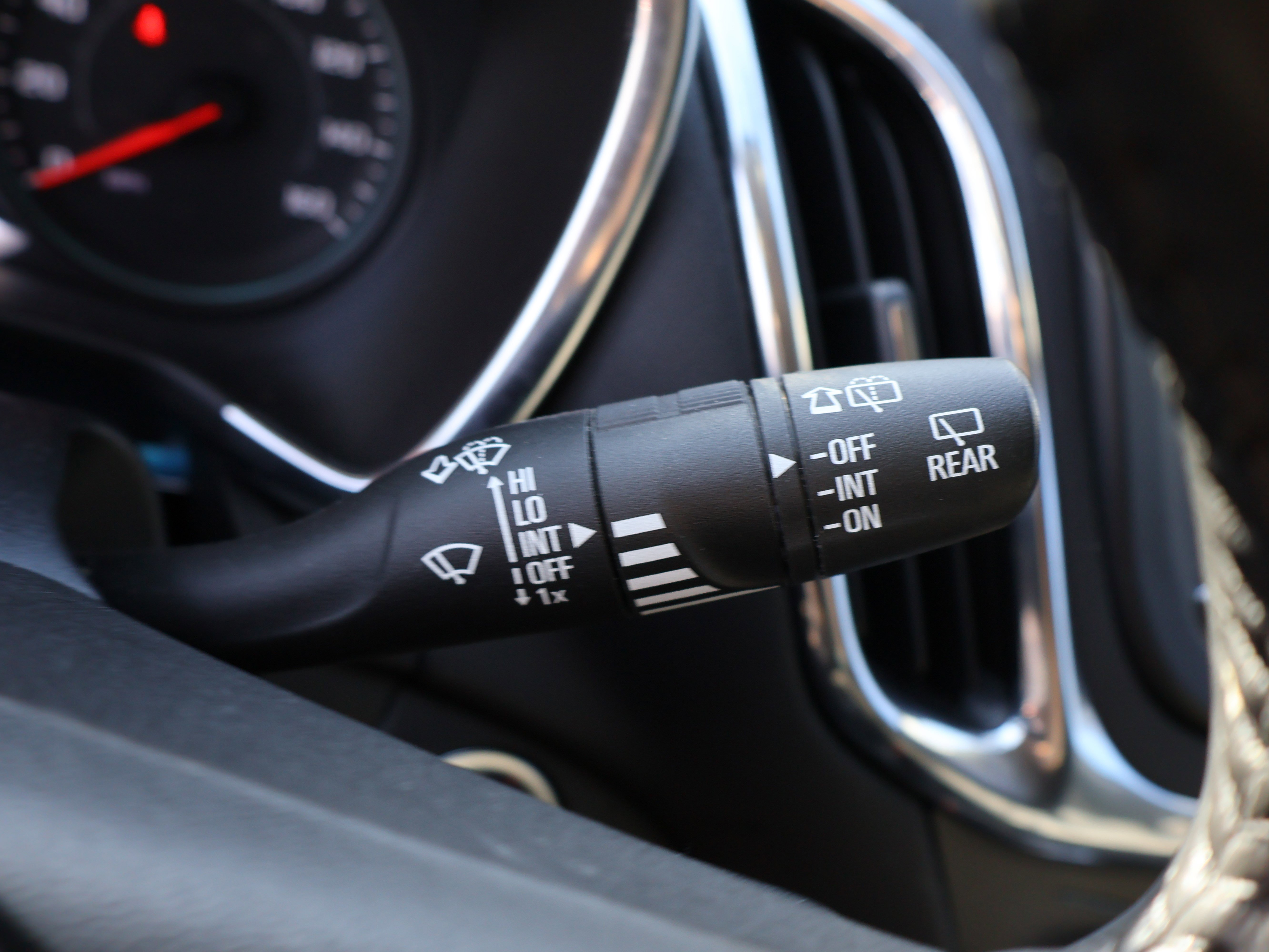 Used 2022 Chevrolet Equinox LT image 32