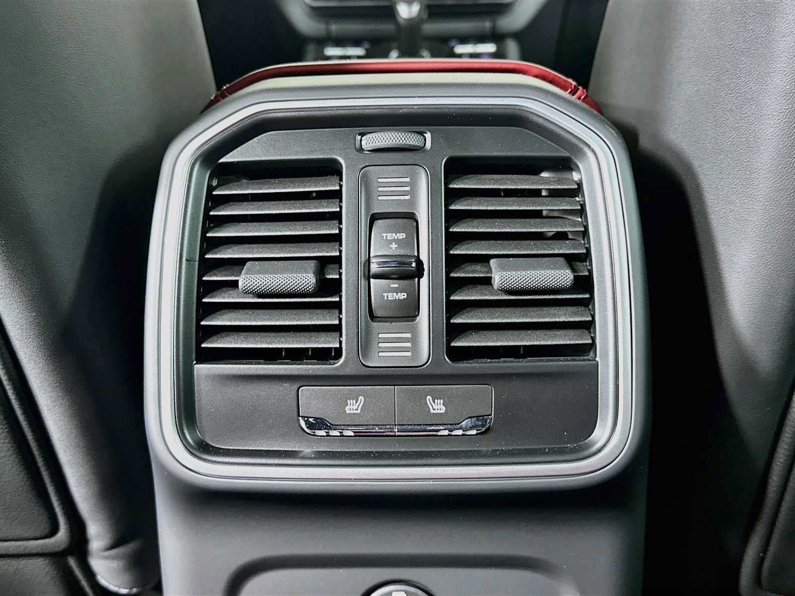 Certified 2025 Porsche Macan S AWD/4WD image 26