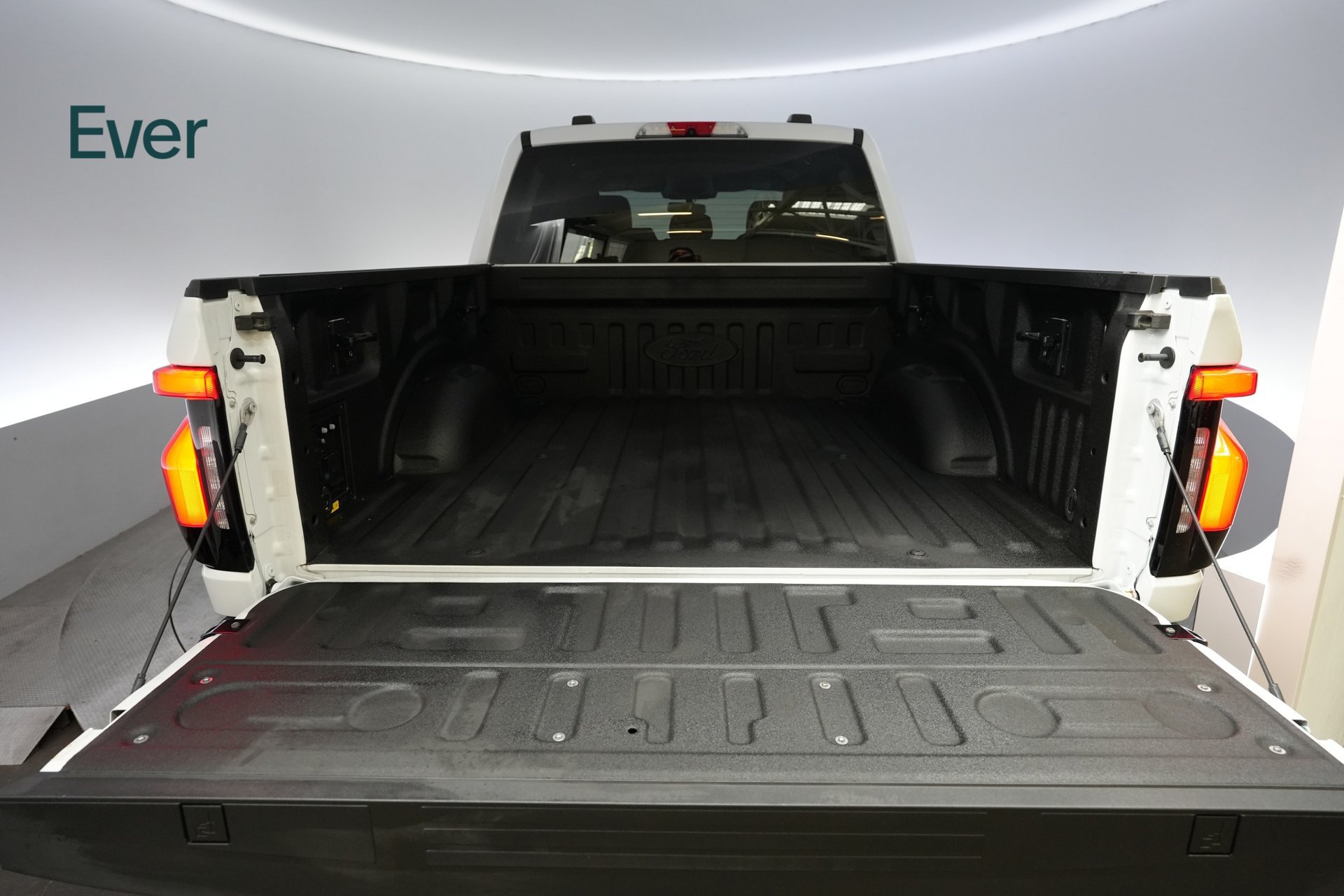 Used 2023 Ford F150 Lightning XLT AWD/4WD image 8
