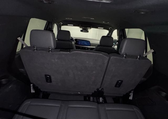 Used 2025 Chevrolet Tahoe LT AWD/4WD image 11