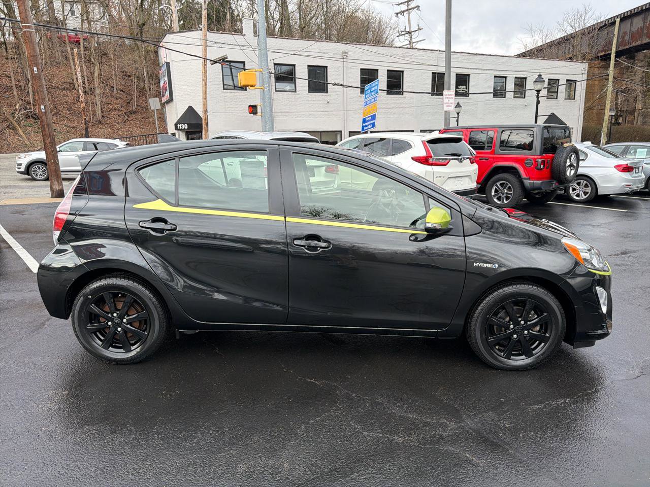 Used 2016 Toyota Prius C Persona Series image 3
