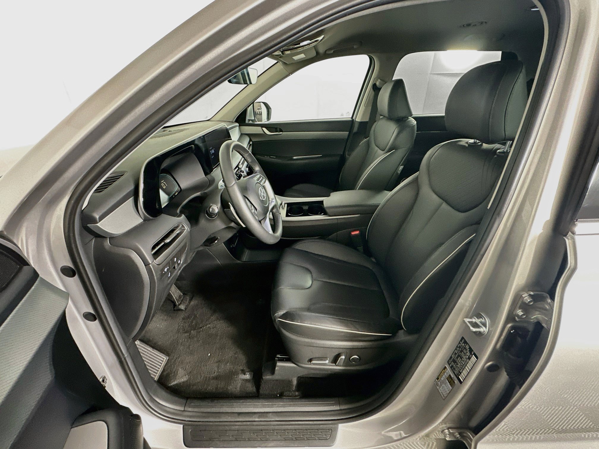 Used 2025 Hyundai Palisade SEL FWD image 13