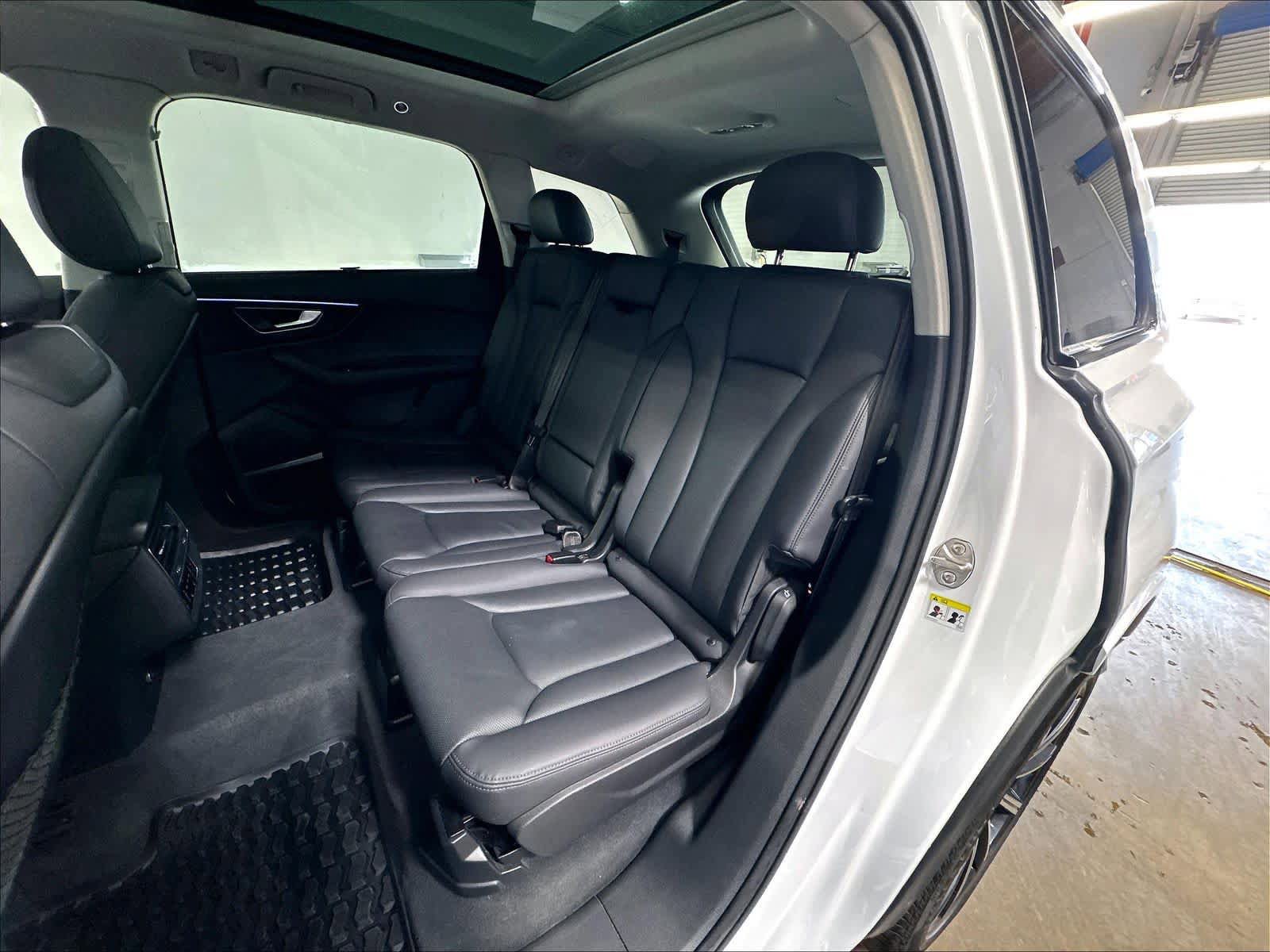 Used 2023 Audi Q7 3.0T Premium Plus w/ Premium Plus Package AWD/4WD image 27