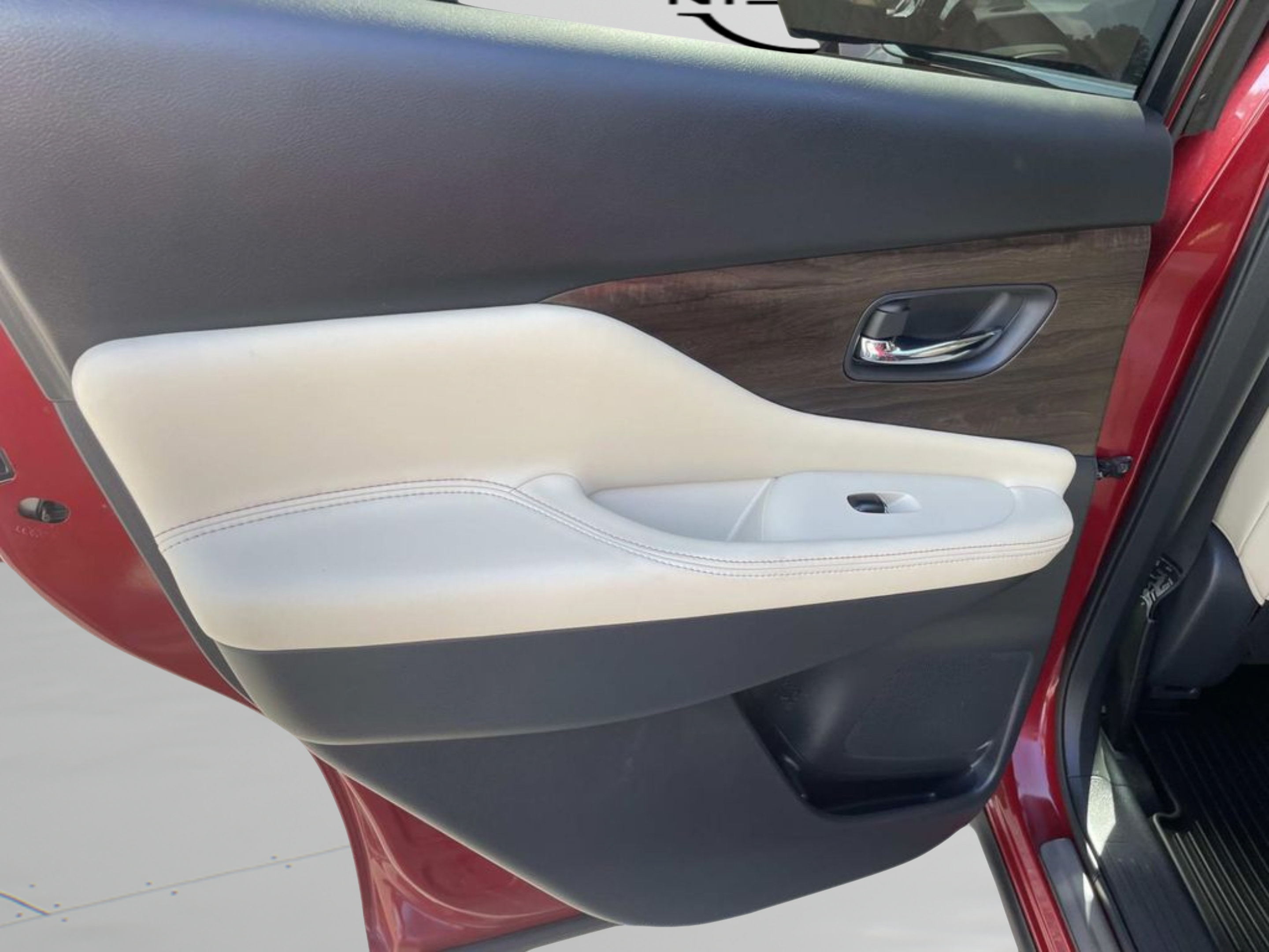 Used 2024 Nissan Murano Platinum w/ Cargo Package AWD/4WD image 13
