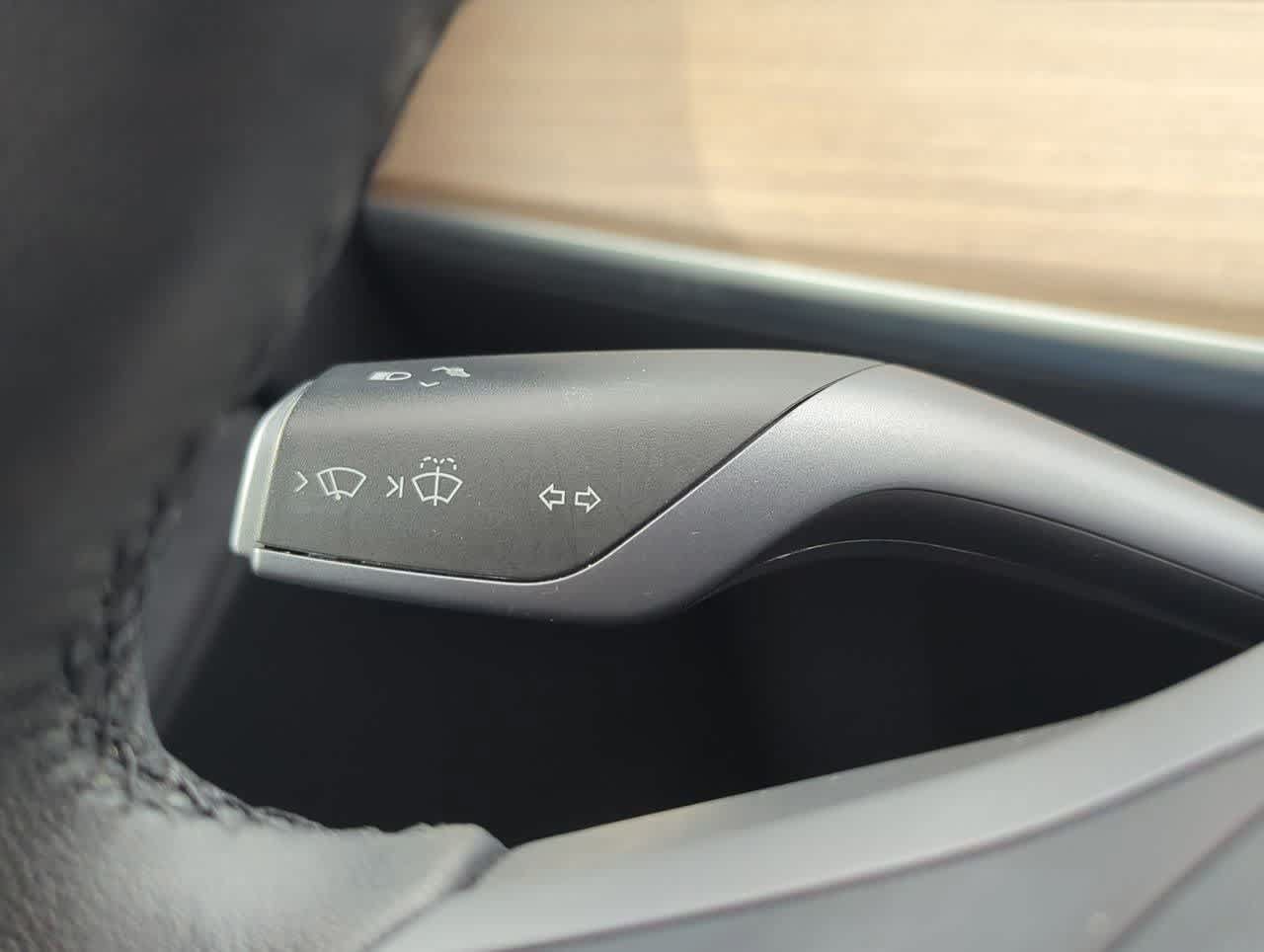 Used 2021 Tesla Model Y Long Range AWD/4WD image 24