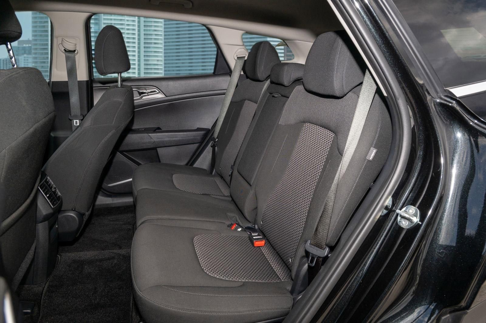Used 2025 Kia Sportage LX FWD image 16