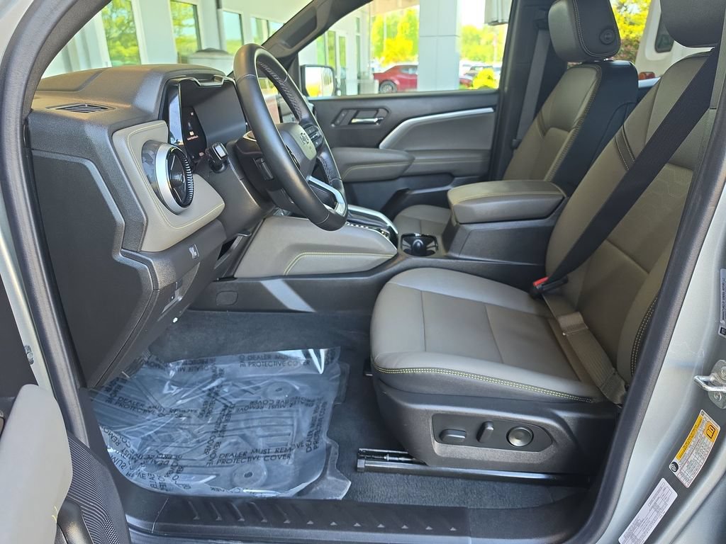 Certified 2025 Chevrolet Colorado ZR2 w/ Midnight Edition AWD/4WD image 24