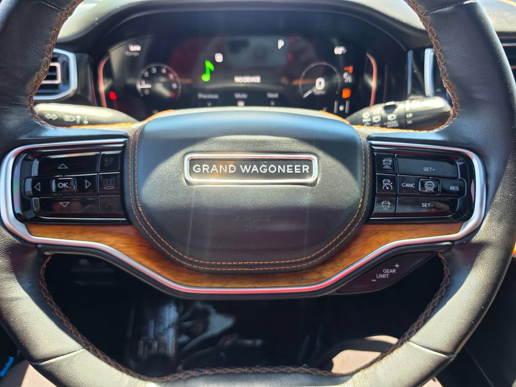 Used 2022 Jeep Grand Wagoneer Series III w/ Rear Seat Video Group 1 AWD/4WD image 26