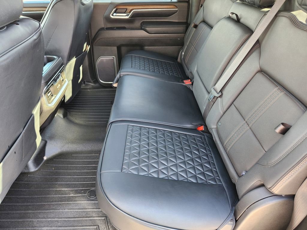 Used 2024 Chevrolet Silverado 3500 High Country w/ High Country Premium Package image 15