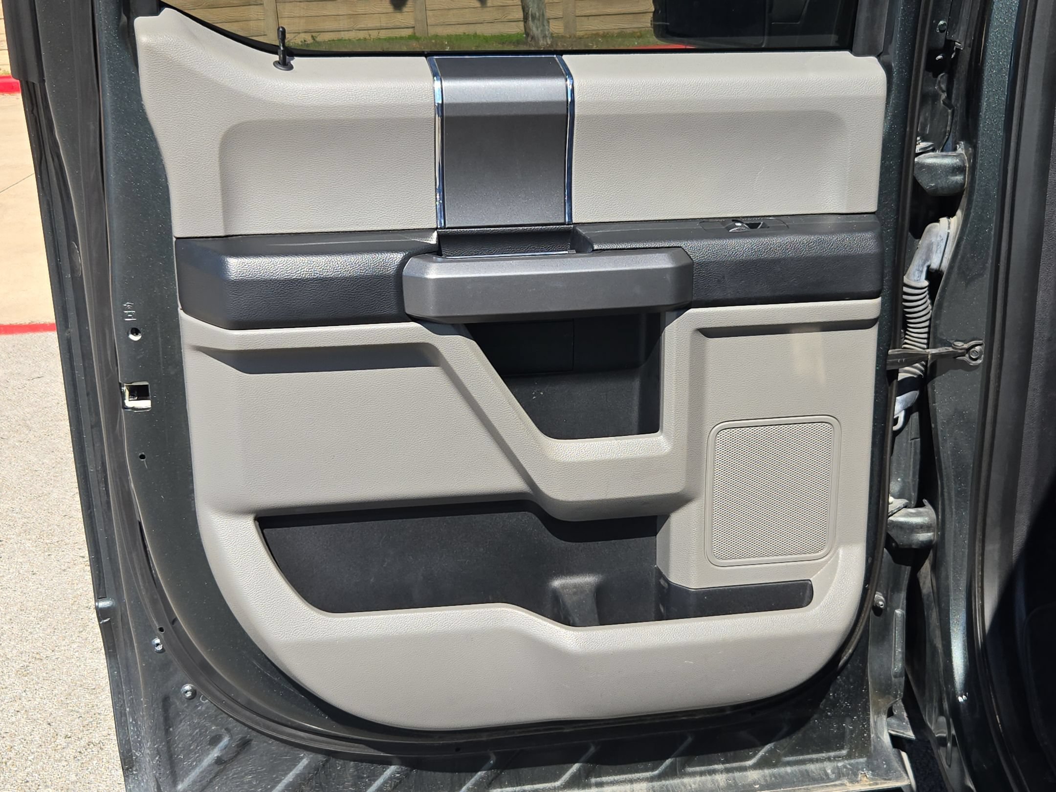 Used 2018 Ford F150 XLT w/ Equipment Group 302A Luxury RWD image 15