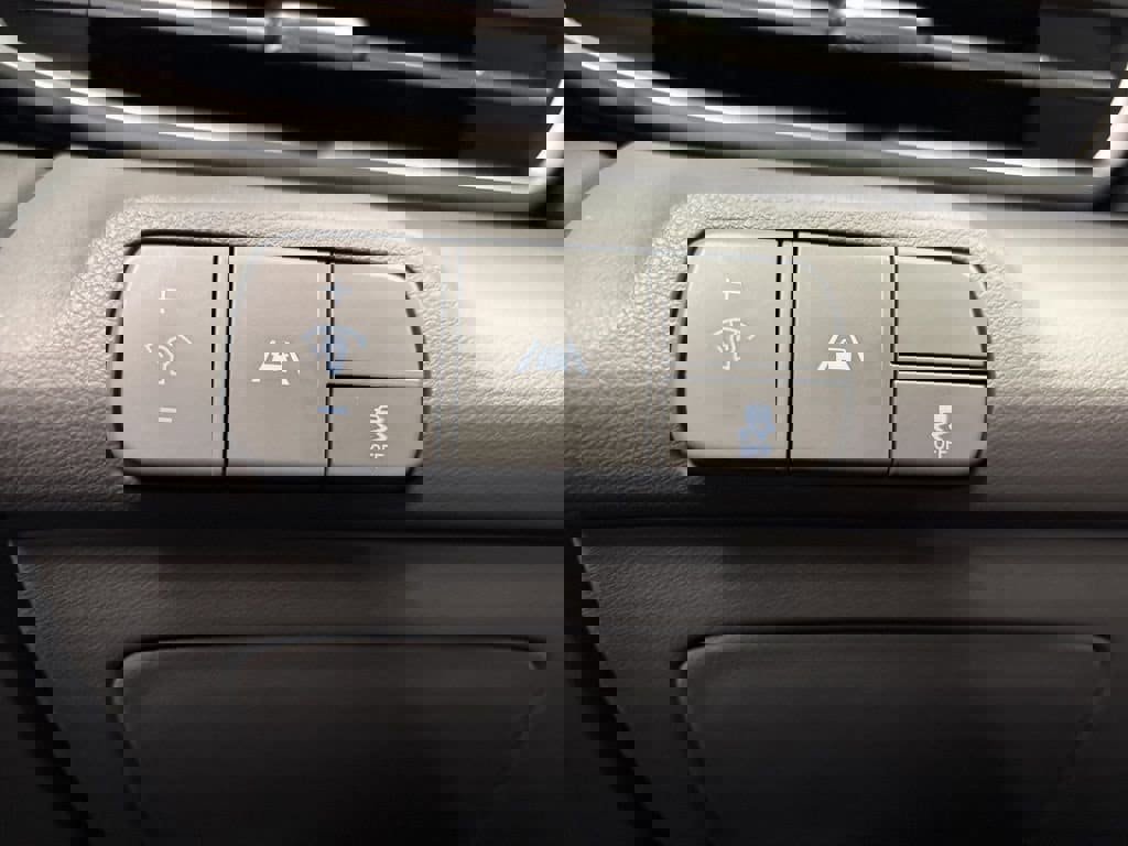 Used 2023 Hyundai Elantra SEL image 24