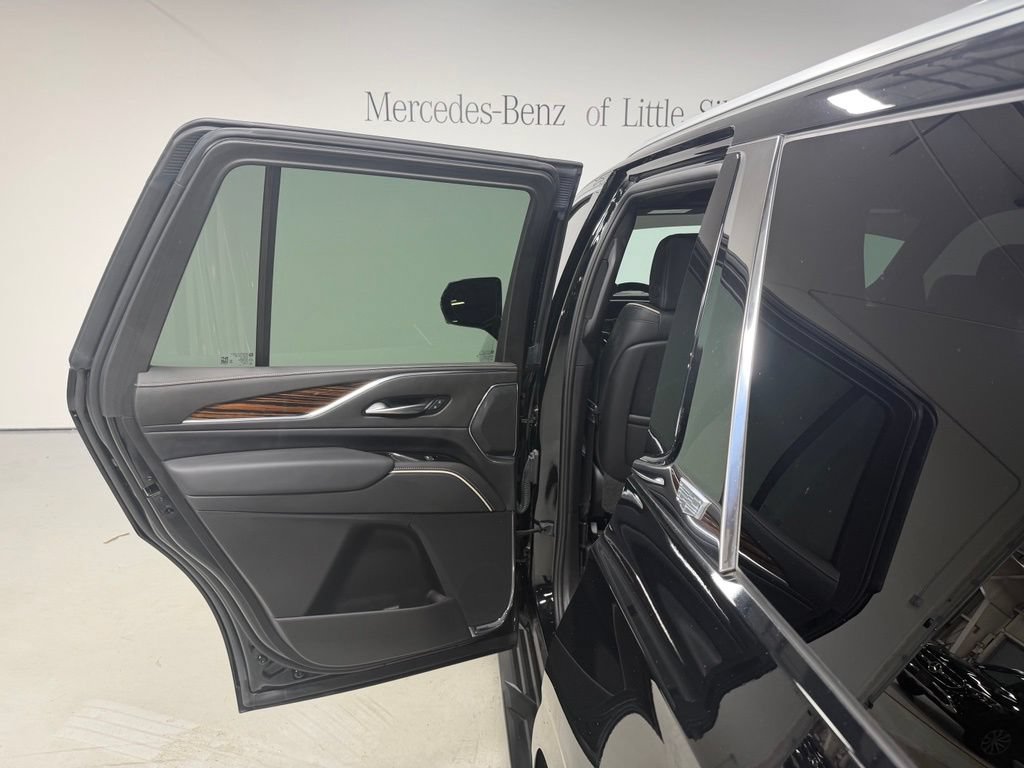 Used 2024 Cadillac Escalade Premium Luxury AWD/4WD image 22