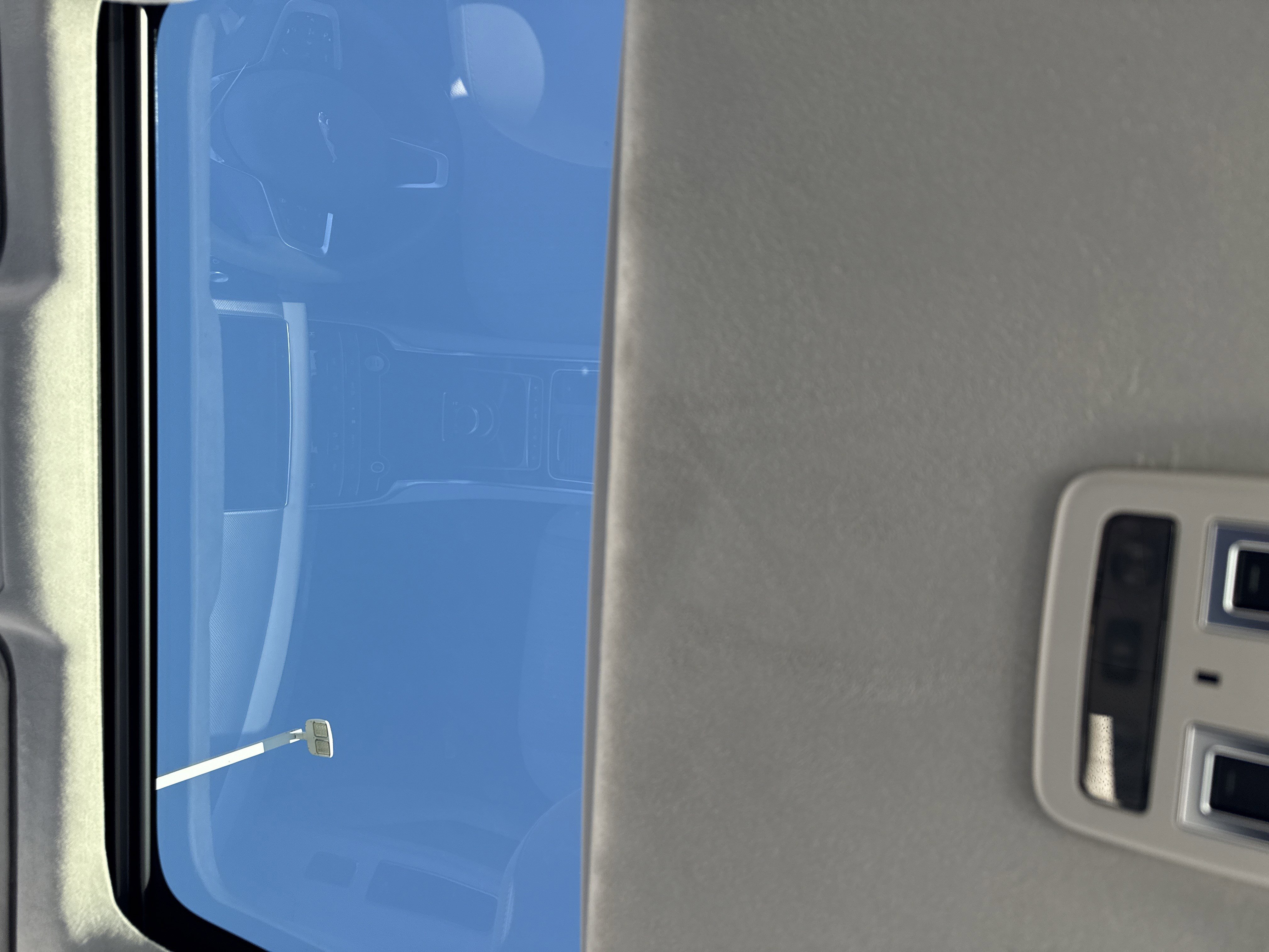 Used 2020 Jaguar XF Prestige image 28