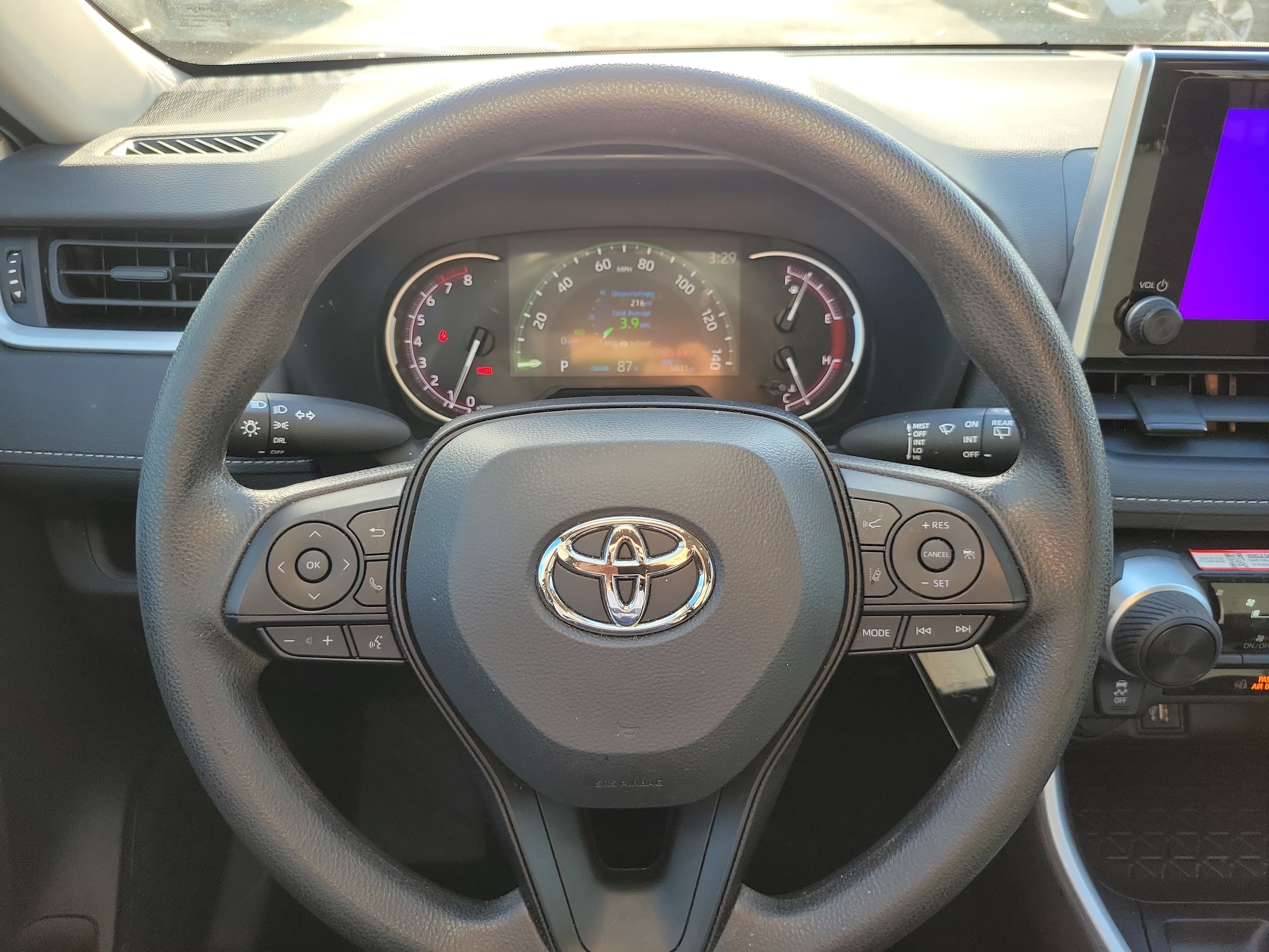 Used 2025 Toyota RAV4 LE FWD image 23