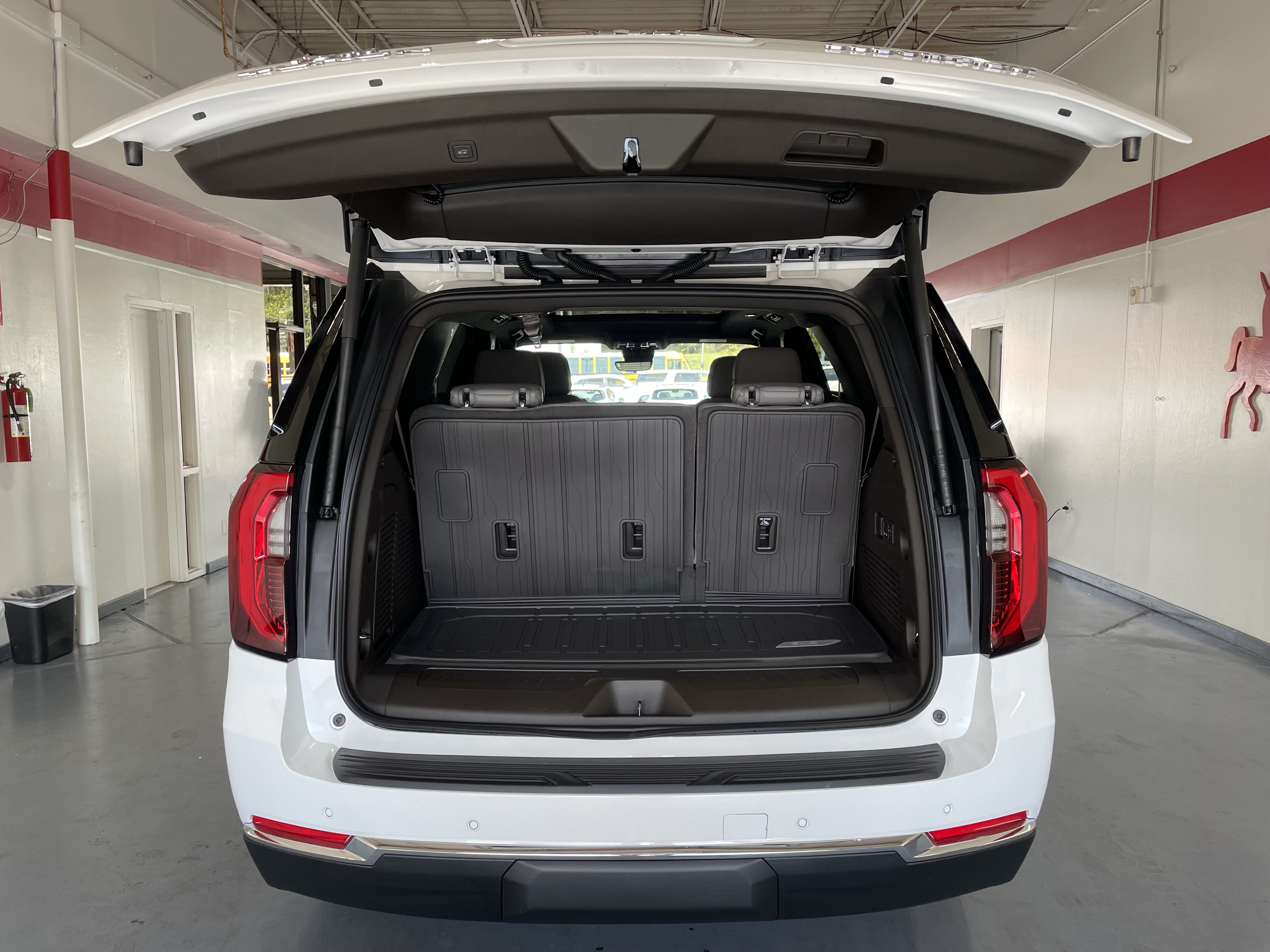 New 2026 GMC Yukon Elevation w/ Technology Package RWD image 8