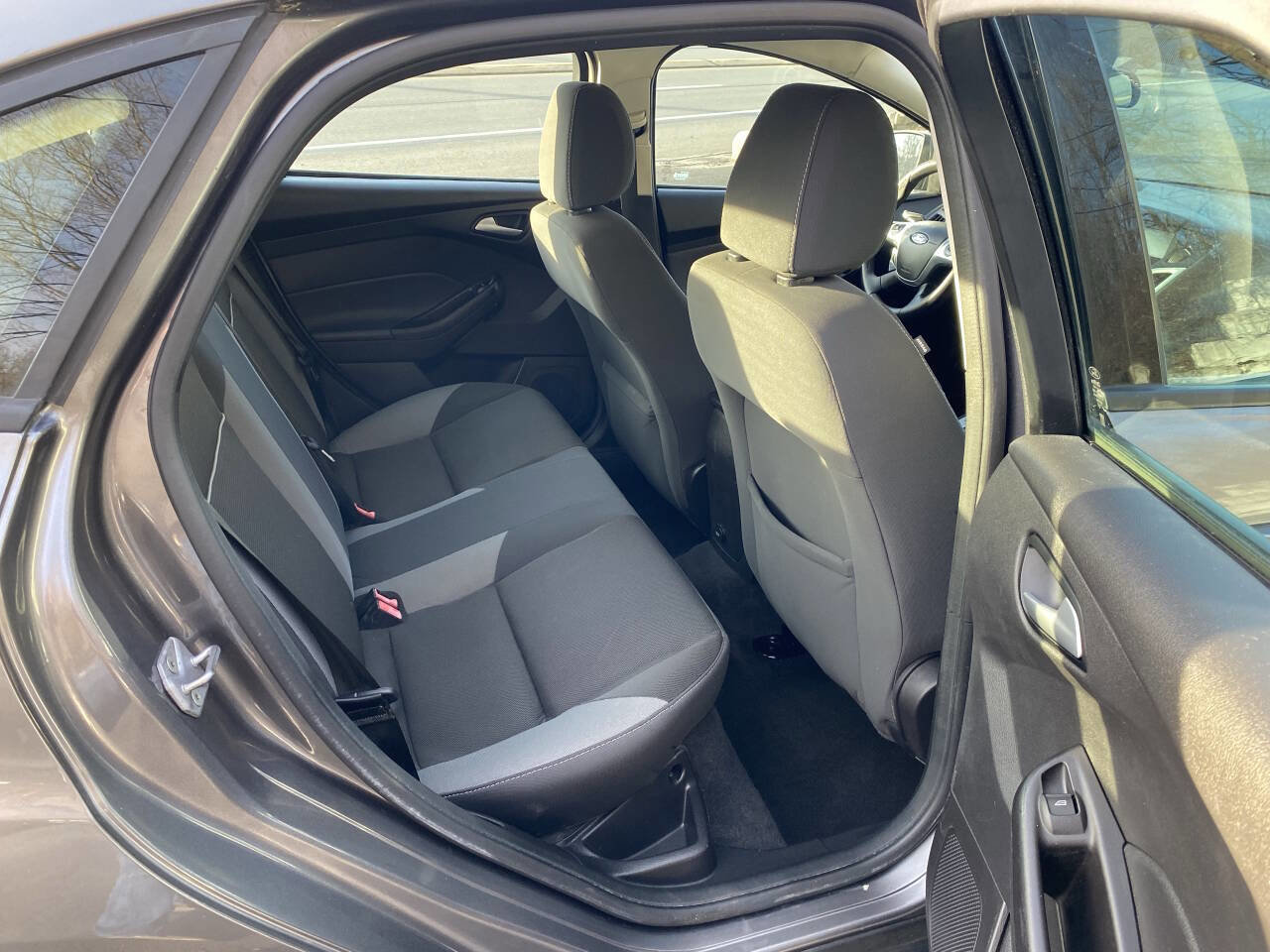 Used 2014 Ford Focus SE image 12