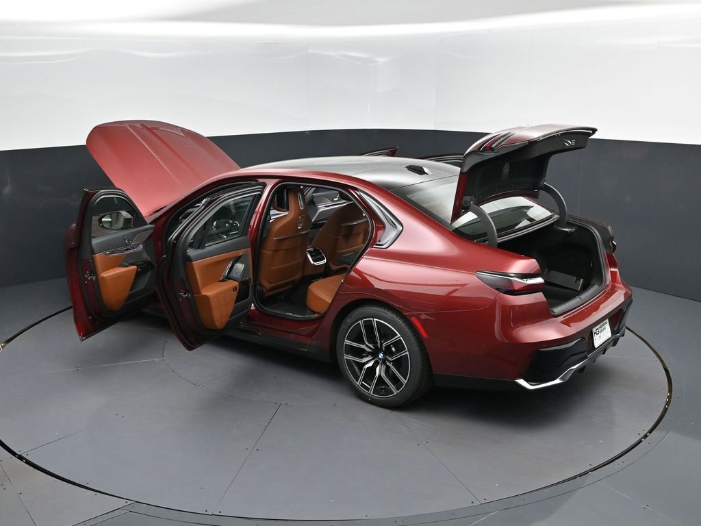 Certified 2025 BMW 740i image 2