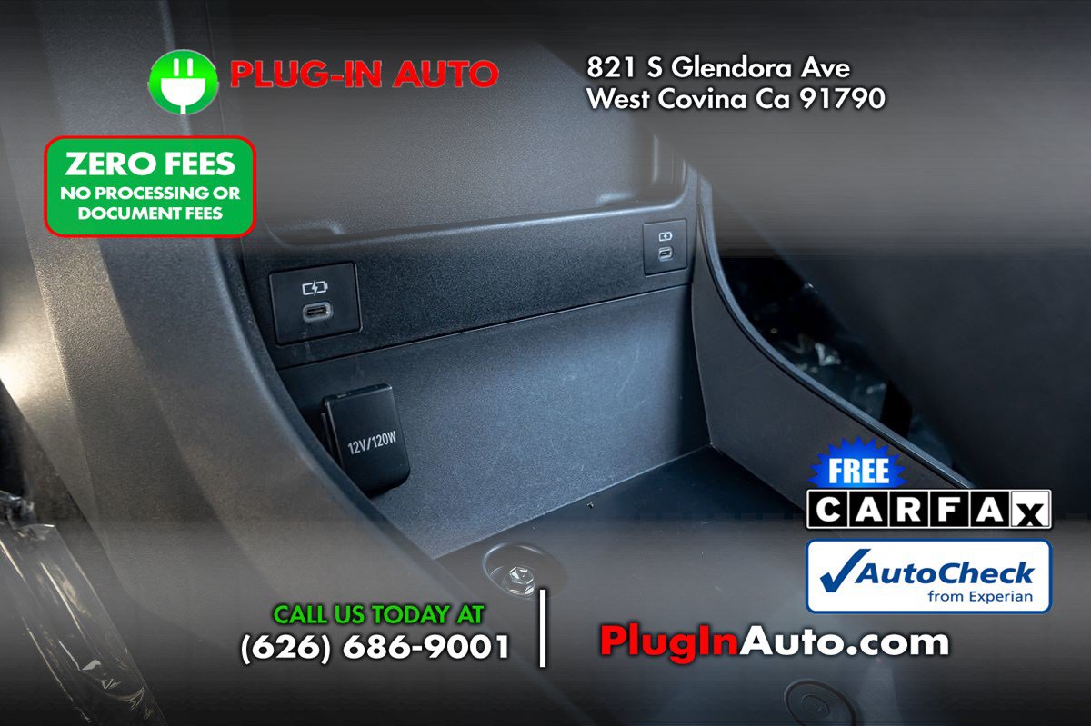 Used 2023 Subaru Solterra AWD image 31
