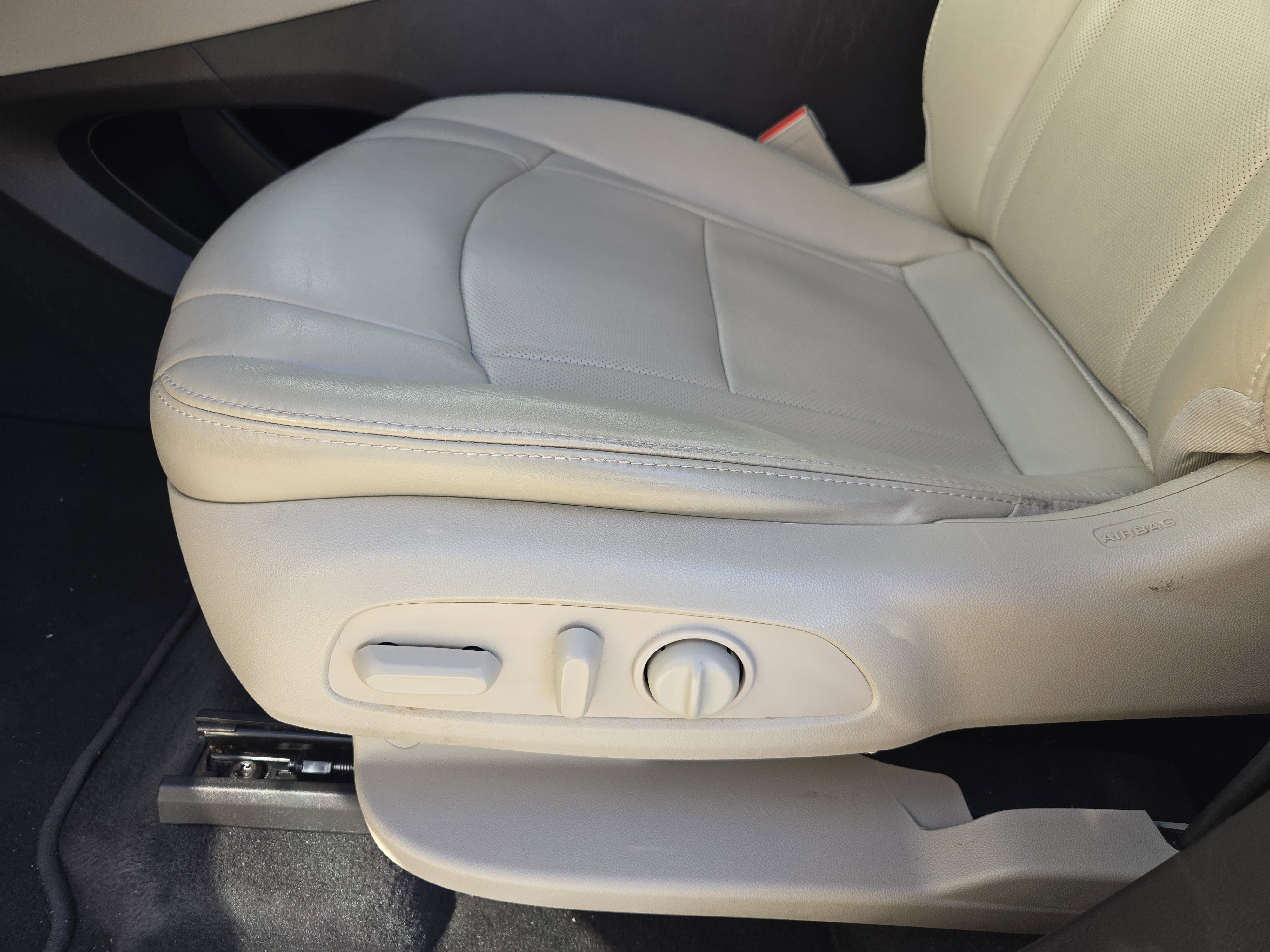 Used 2020 Buick Enclave Essence w/ Sport Touring Edition image 25