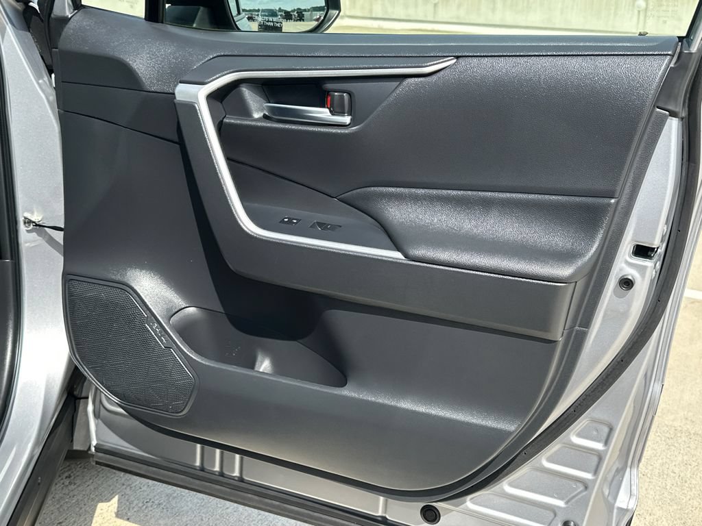 Used 2022 Toyota RAV4 XLE w/ Convenience Package AWD/4WD image 14
