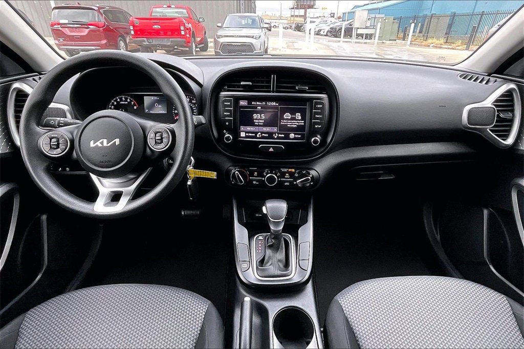 Certified 2022 Kia Soul LX w/ Technology Package image 14