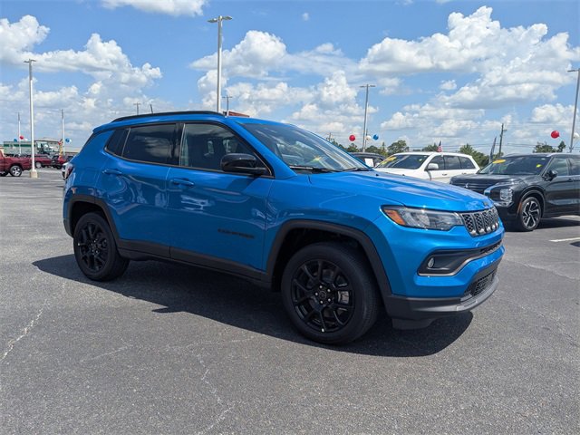 New 2025 Jeep Compass Latitude w/ Sun & Sound Group image 1