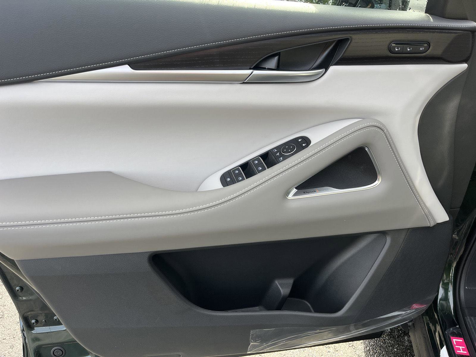 New 2026 INFINITI QX60 Autograph w/ Dark Cargo Package image 11