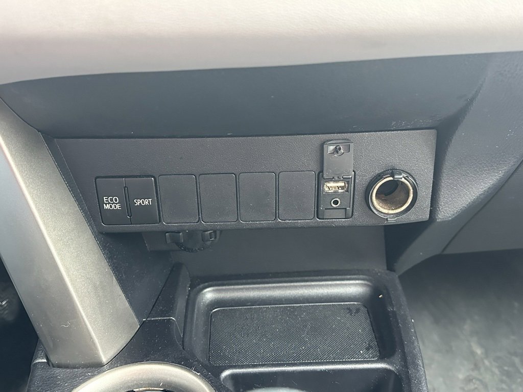 Used 2015 Toyota RAV4 XLE image 27