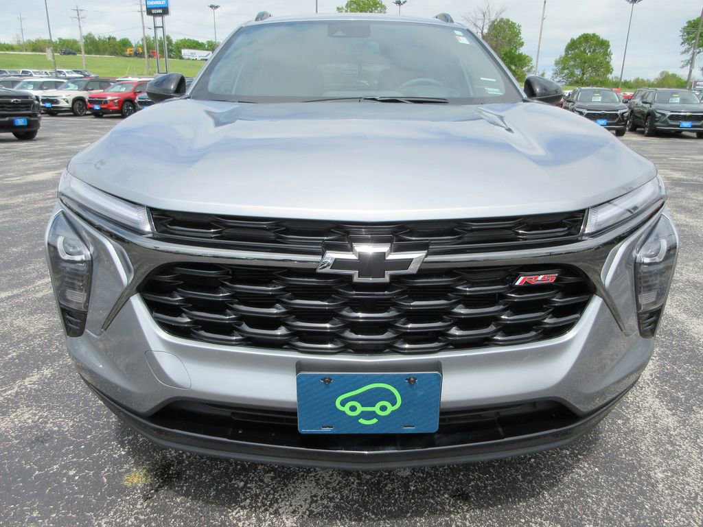 Certified 2025 Chevrolet Trax RS w/ Driver Confidence Package FWD image 8