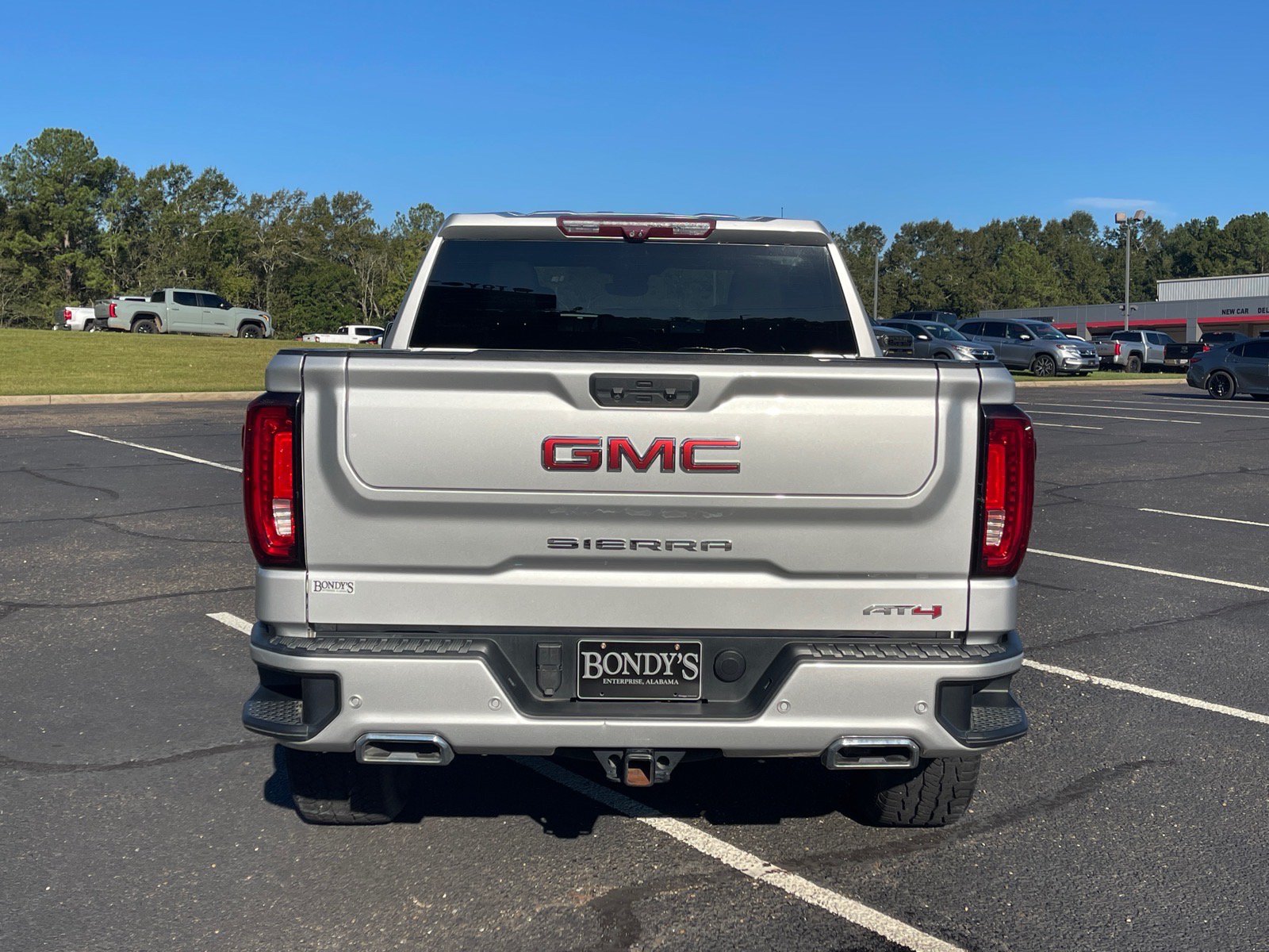 Used 2022 GMC Sierra 1500 AT4 w/ Technology Package AWD/4WD image 15