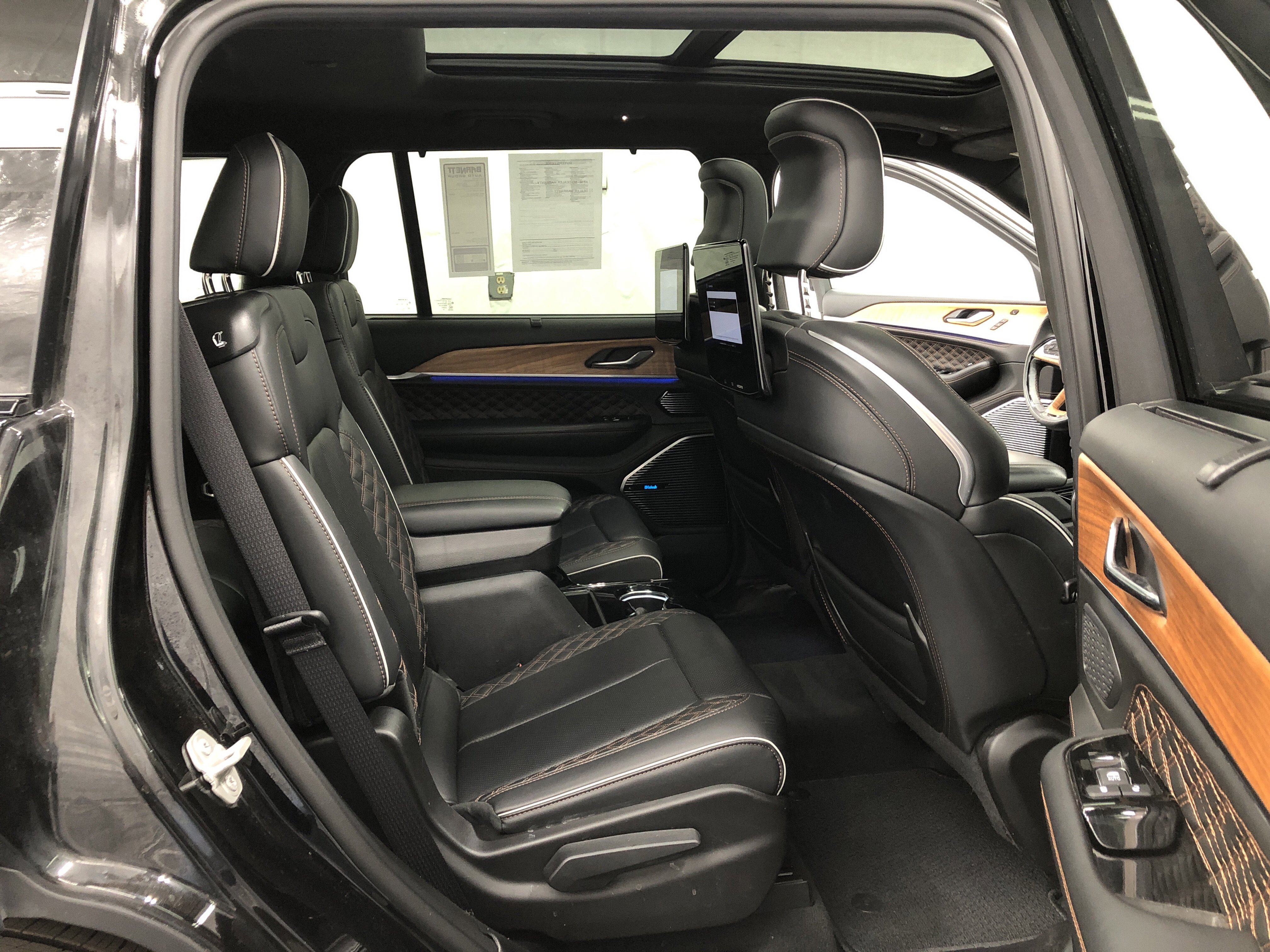 Certified 2024 Jeep Grand Cherokee L Summit image 11