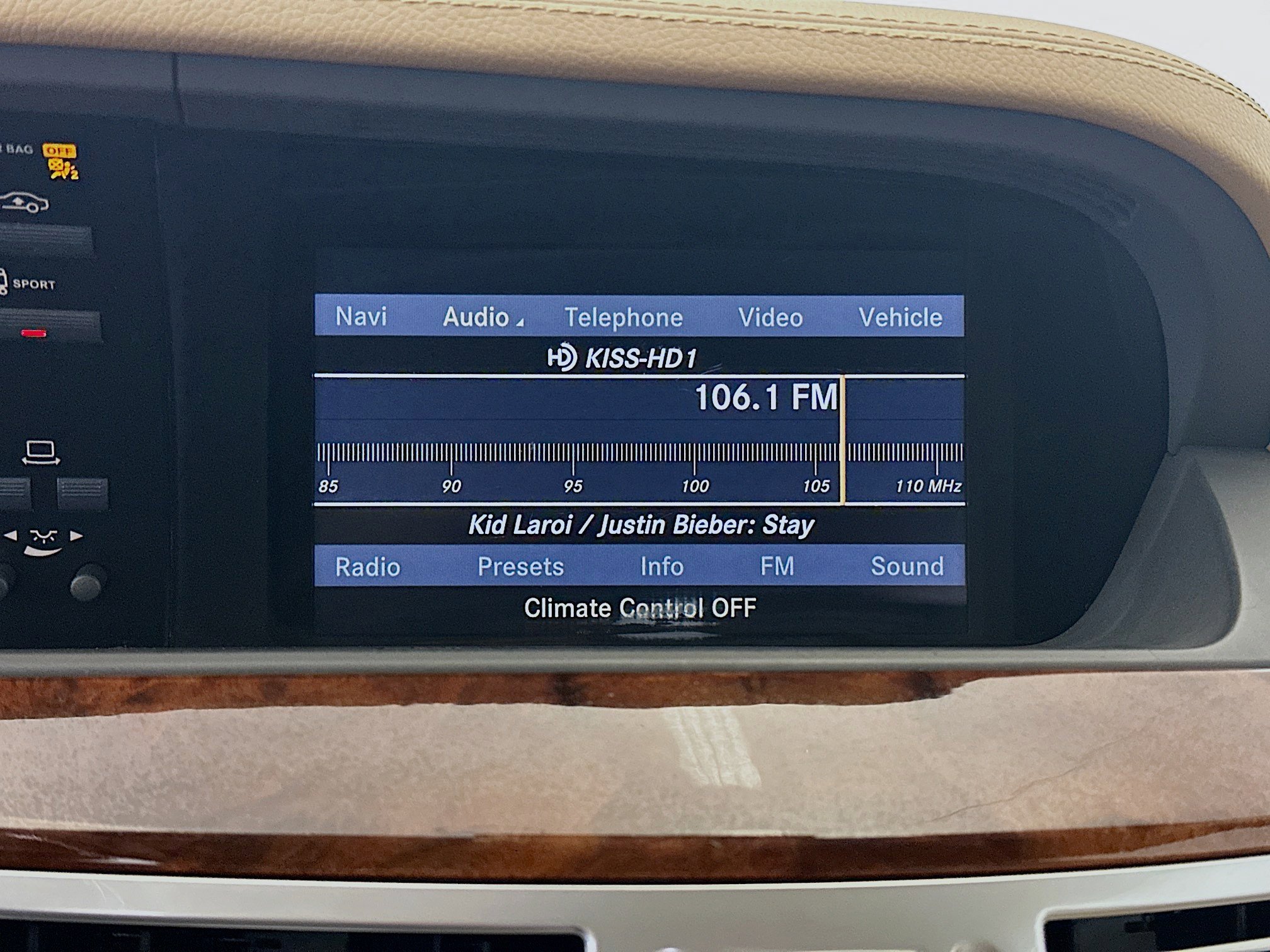 Used 2011 Mercedes-Benz S 550 4MATIC image 19