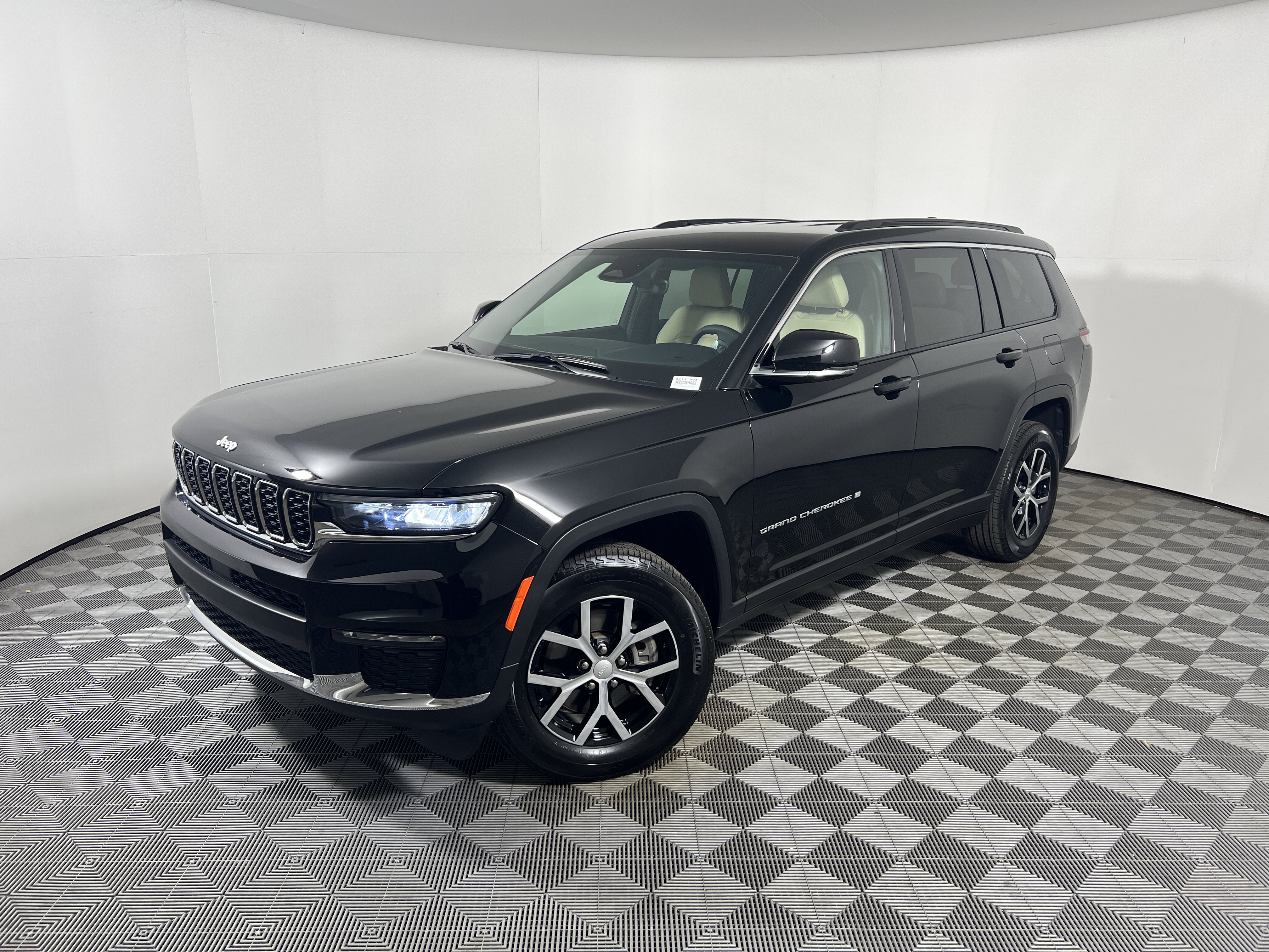 Used 2025 Jeep Grand Cherokee L Limited