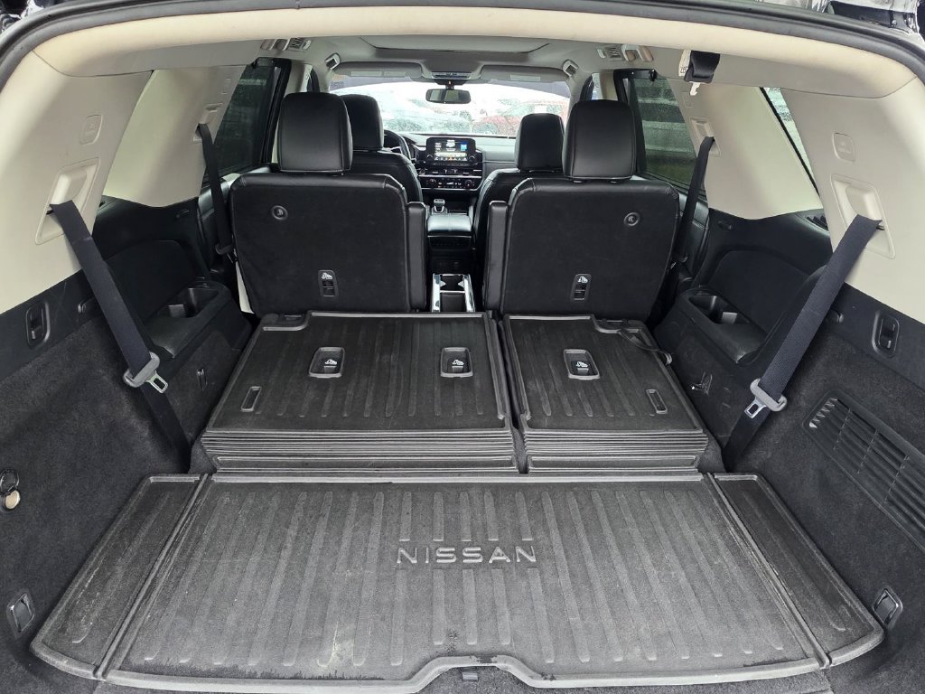 Used 2022 Nissan Pathfinder Platinum w/ Cargo Package FWD image 11