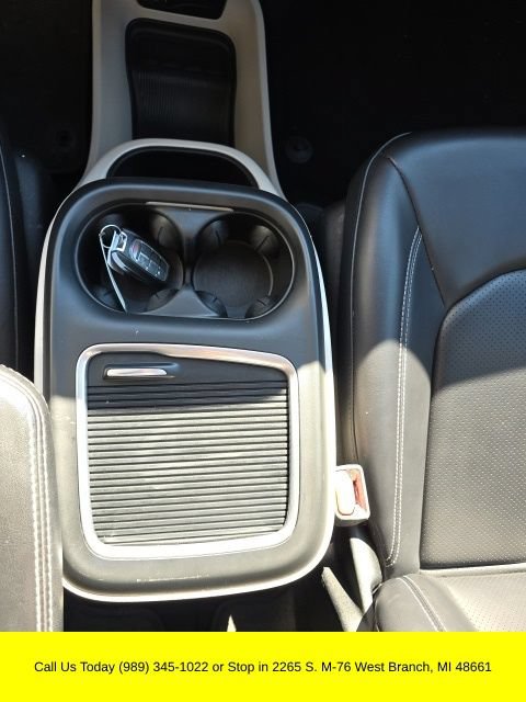 Used 2023 Chrysler Pacifica Touring-L FWD image 26