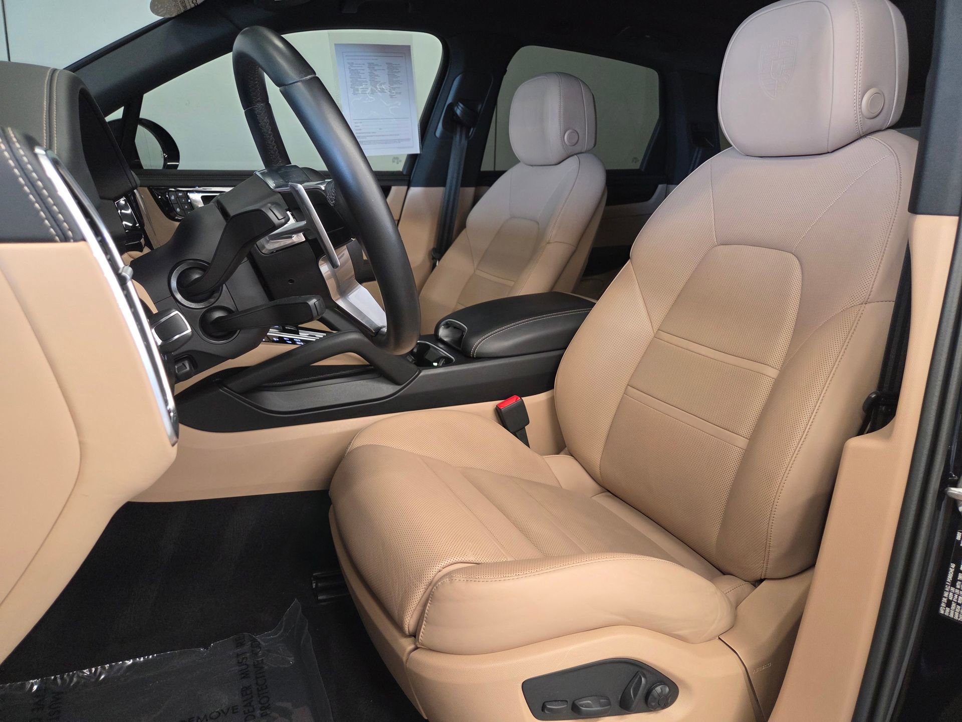 Certified 2022 Porsche Cayenne AWD/4WD image 5