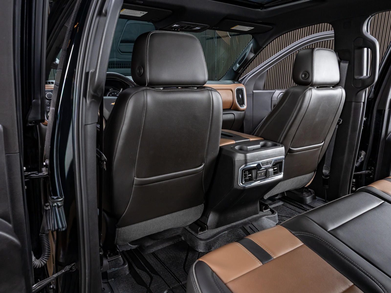 Used 2019 Chevrolet Silverado 1500 High Country AWD/4WD image 30