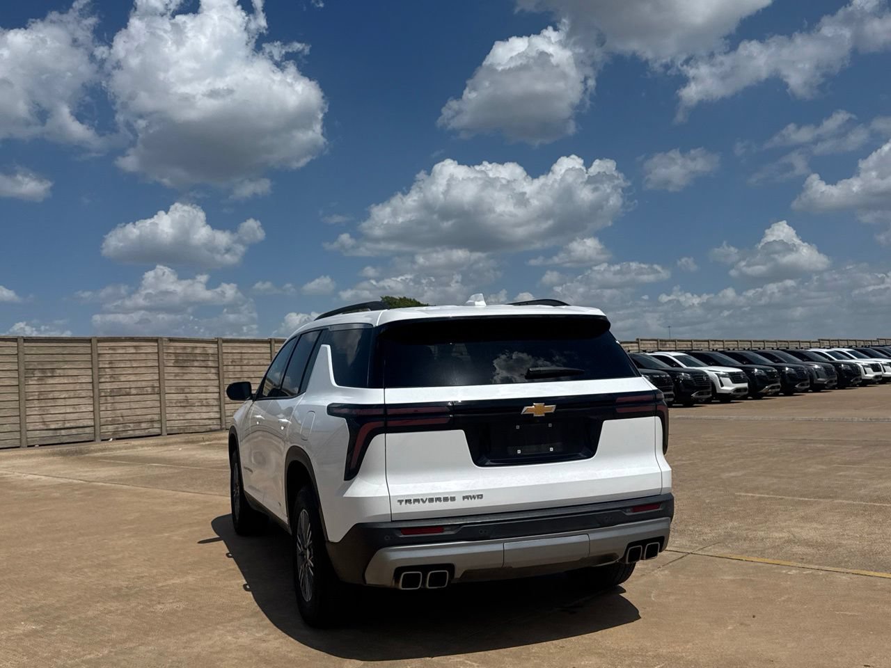 Used 2025 Chevrolet Traverse LT AWD/4WD image 20