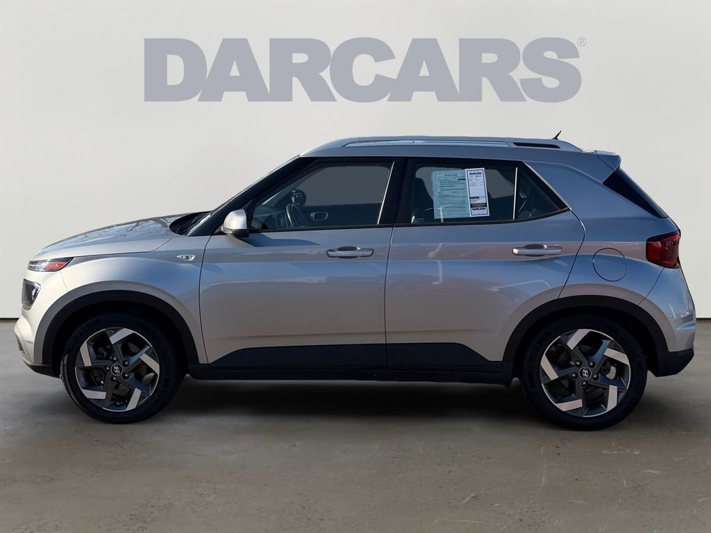 Used 2023 Hyundai Venue SEL image 4
