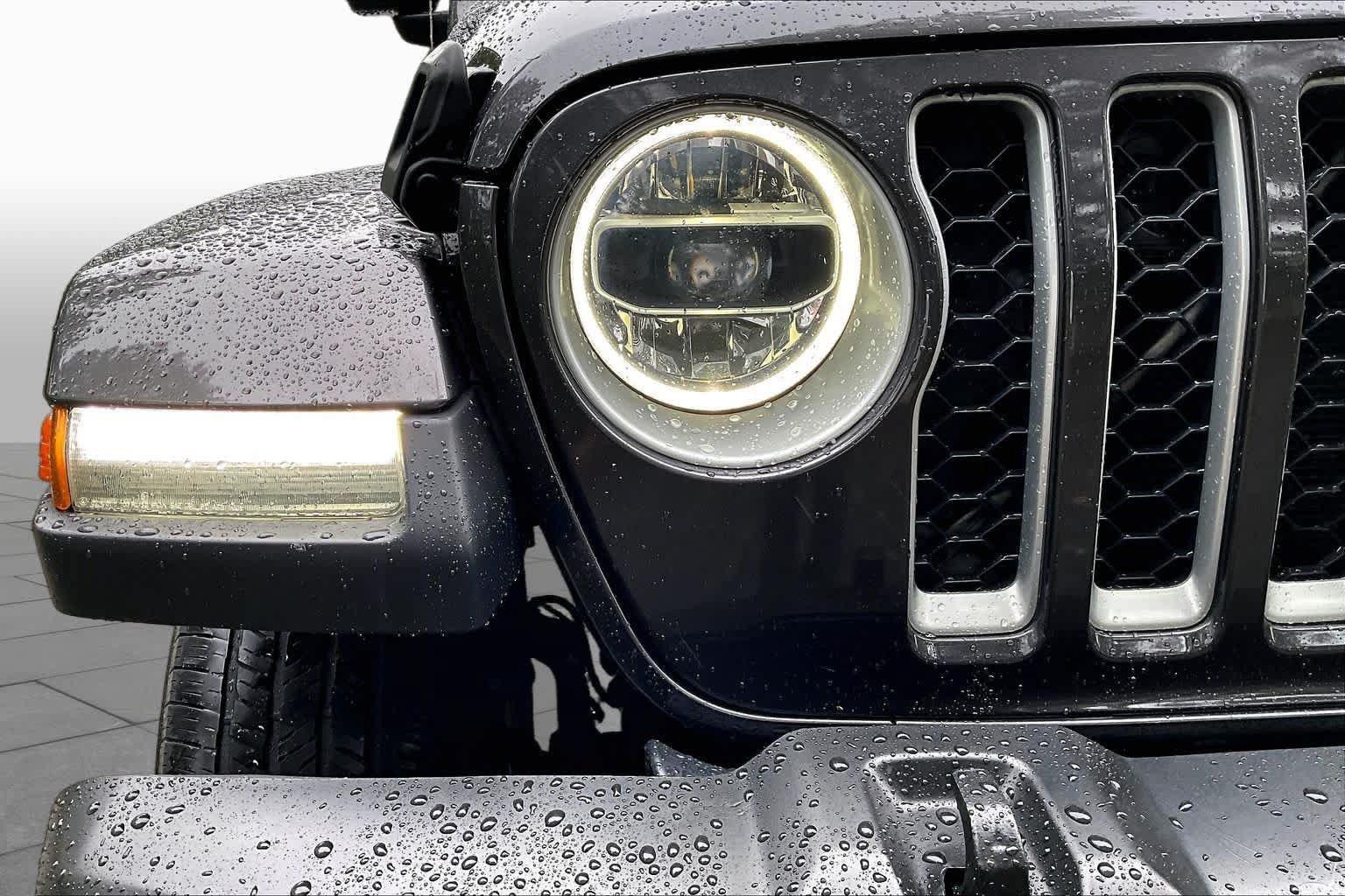 Used 2020 Jeep Gladiator Overland w/ Popular Equipment Package AWD/4WD image 26