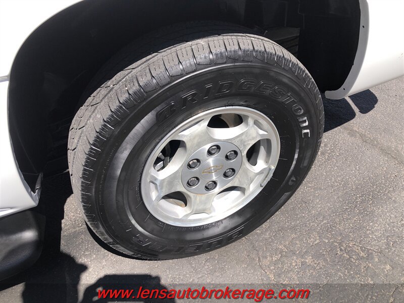 Used 2004 Chevrolet Suburban LS RWD image 18