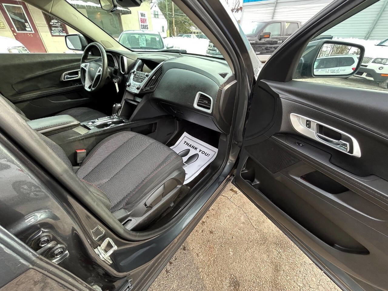 Used 2017 Chevrolet Equinox LT w/ Convenience Package image 8