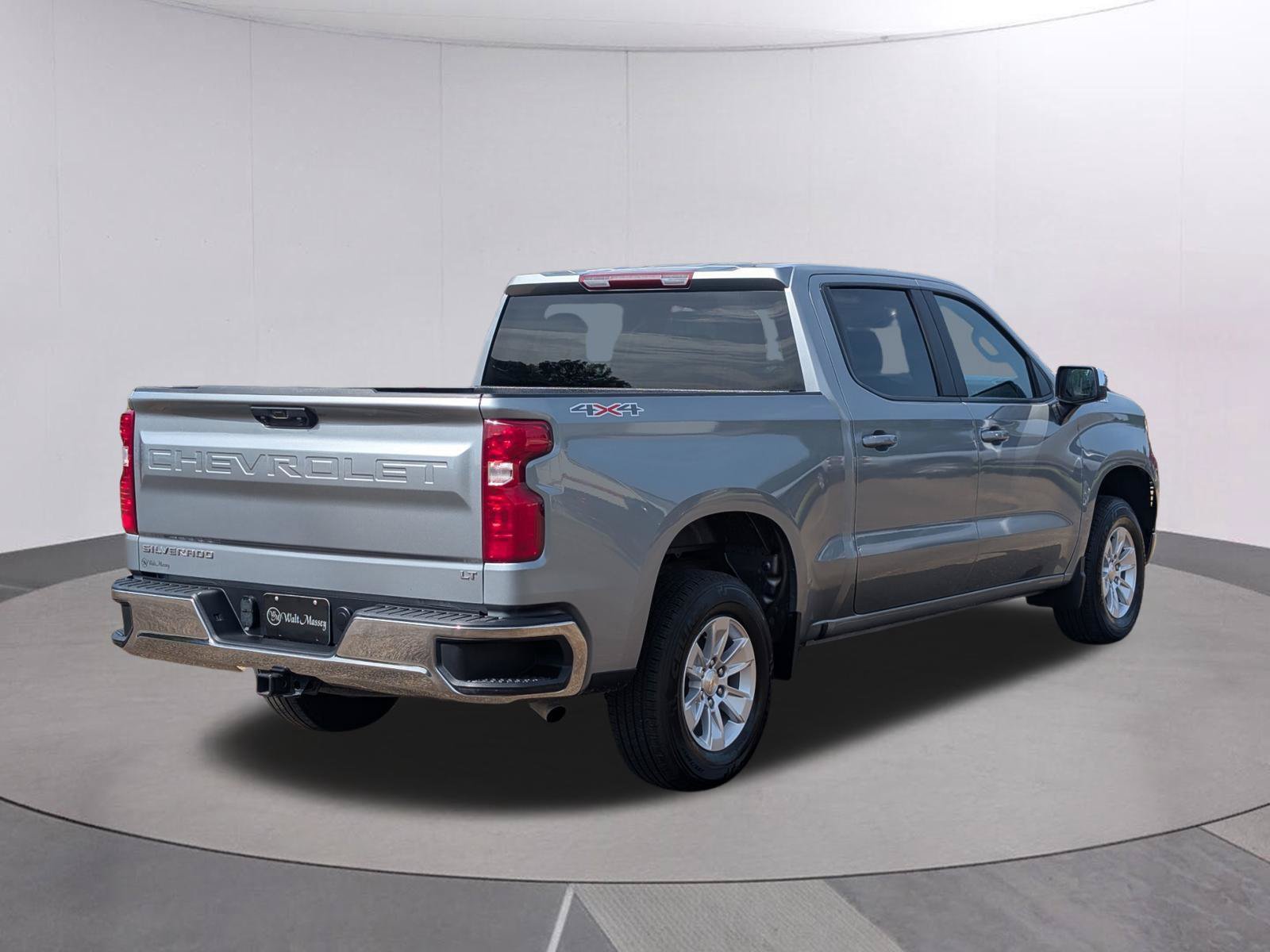 Used 2025 Chevrolet Silverado 1500 LT AWD/4WD image 7