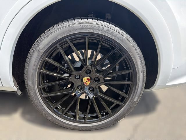 Used 2023 Porsche Cayenne Turbo AWD/4WD image 13