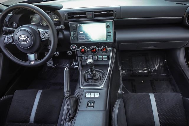 Used 2024 Toyota GR86 Premium w/ Performance Package RWD image 20