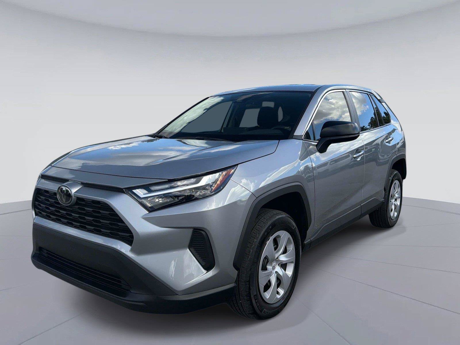 Used 2024 Toyota RAV4 LE FWD image 8