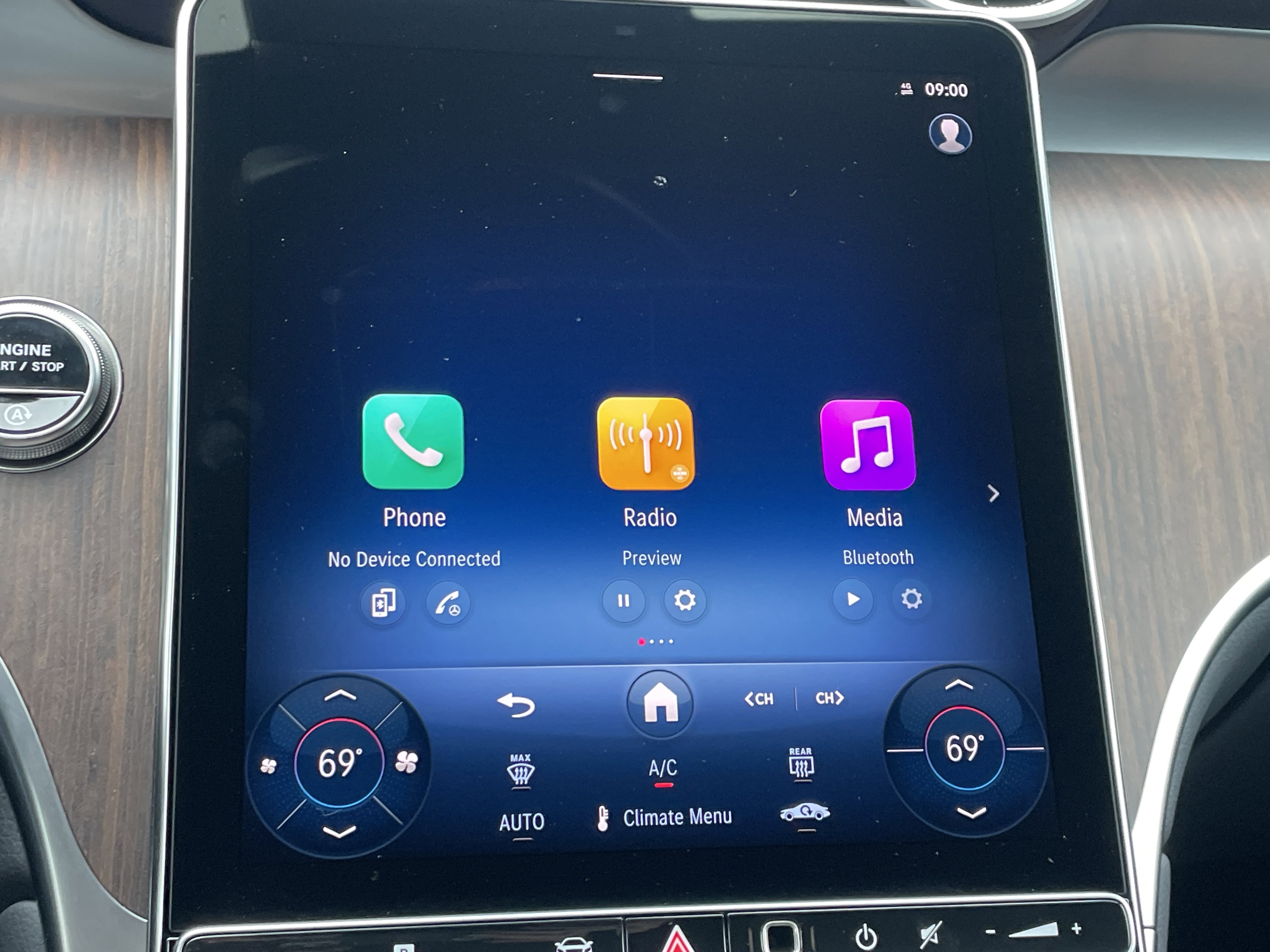 Certified 2025 Mercedes-Benz GLC 300 4MATIC image 32