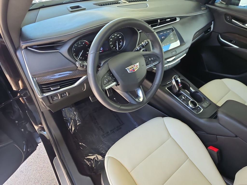 Used 2023 Cadillac XT4 Sport FWD image 10